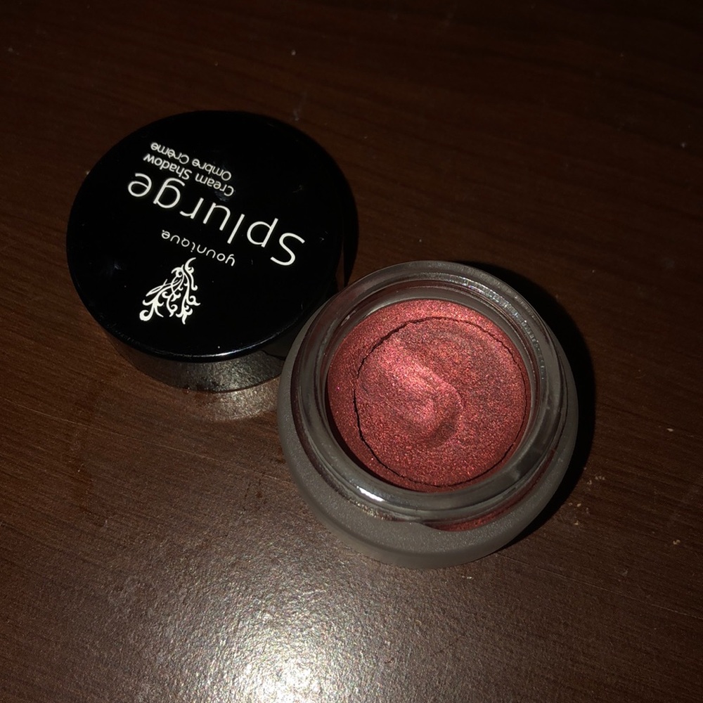 Younique cream shadow